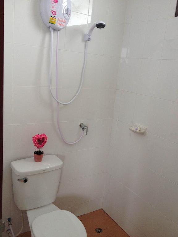 Baan Mitreejit Apartment Surat Thani Bilik gambar